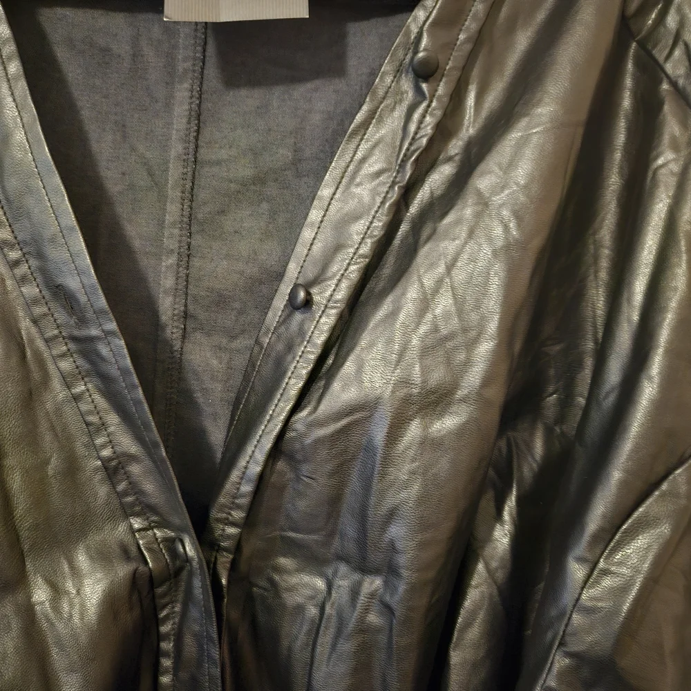 Signature 8 Faux Leather Top Black Size Small - Picture 2 of 8